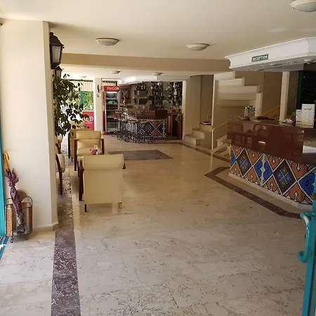 Aparthotel Lila 2*