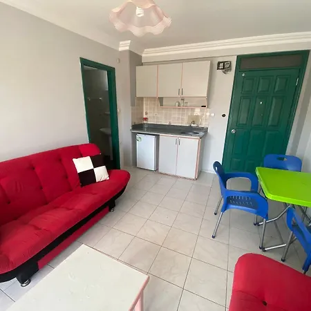 Lila Aparthotel 2*