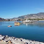 Lila Αλάνια