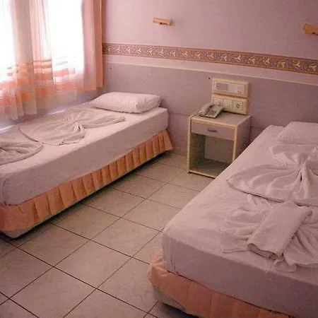 Lila Apartmanhotel 2*