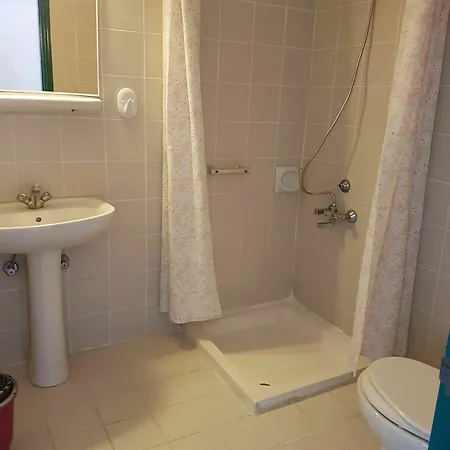 Lila Aparthotel 2*