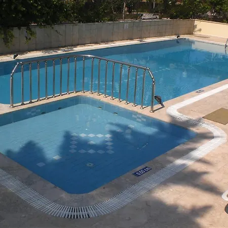 Aparthotel Lila