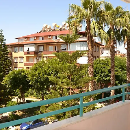 Apartmanhotel Lila 2*