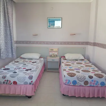 Aparthotel Lila 2*