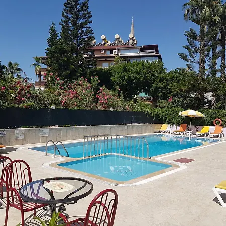 Aparthotel Lila