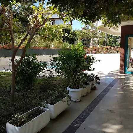Lila Aparthotel